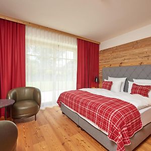 Zimmer mit Kingsize-Bett
